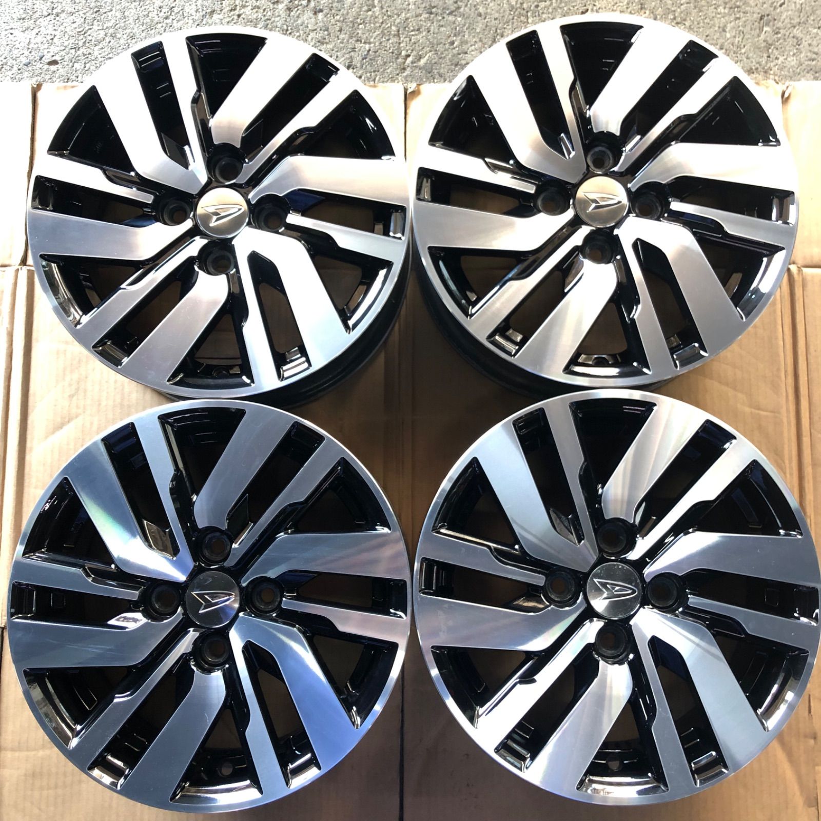 ダイハツ純正14インチアルミホイール中古品