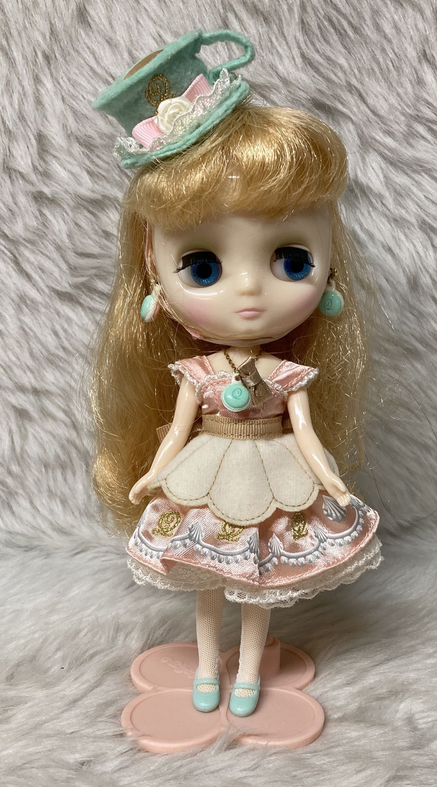 タカラトミー ミディブライス マカロンキューティーパーティー - メルカリ