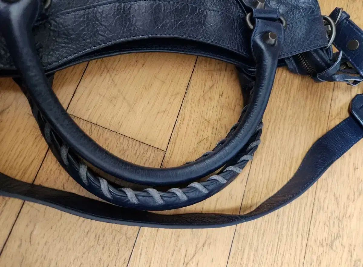 バレンシアガ シティバッグ ネイビー WWW_NOITHATQUANGTHANH_NET