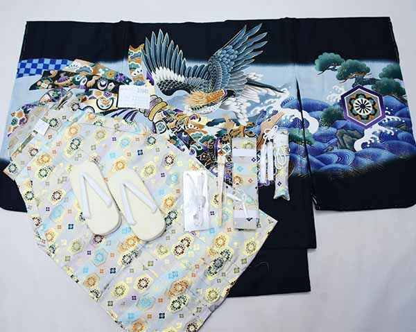 七五三 五歳 男児 羽織袴フルセット 着物 黒地 鷹 袴変更可能 NO37845 七五三 着物 男の子 5歳 羽織袴セット 「黒 鷹に老松」 フル