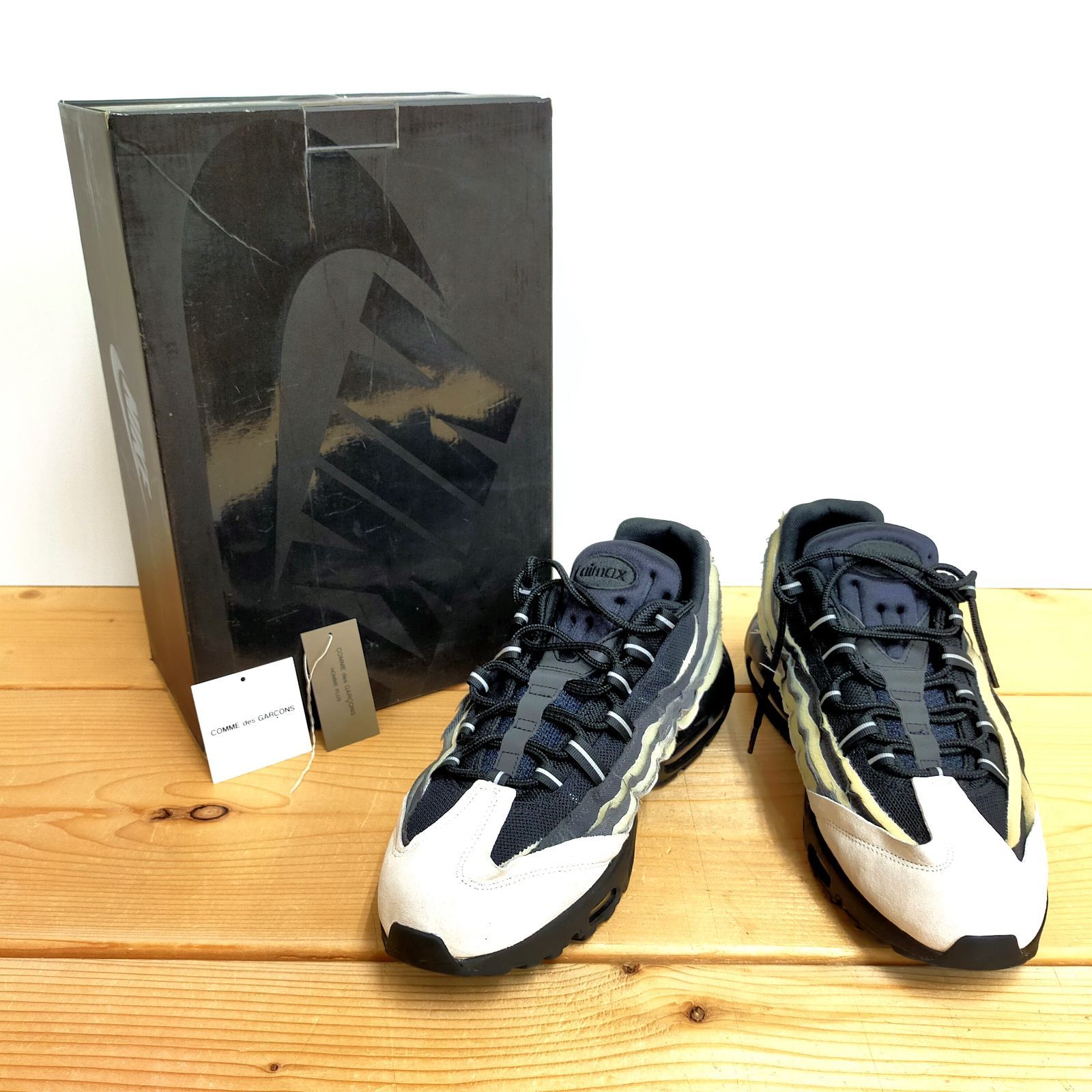 77.COMME des GARÇONS × Nike Air Max 95 