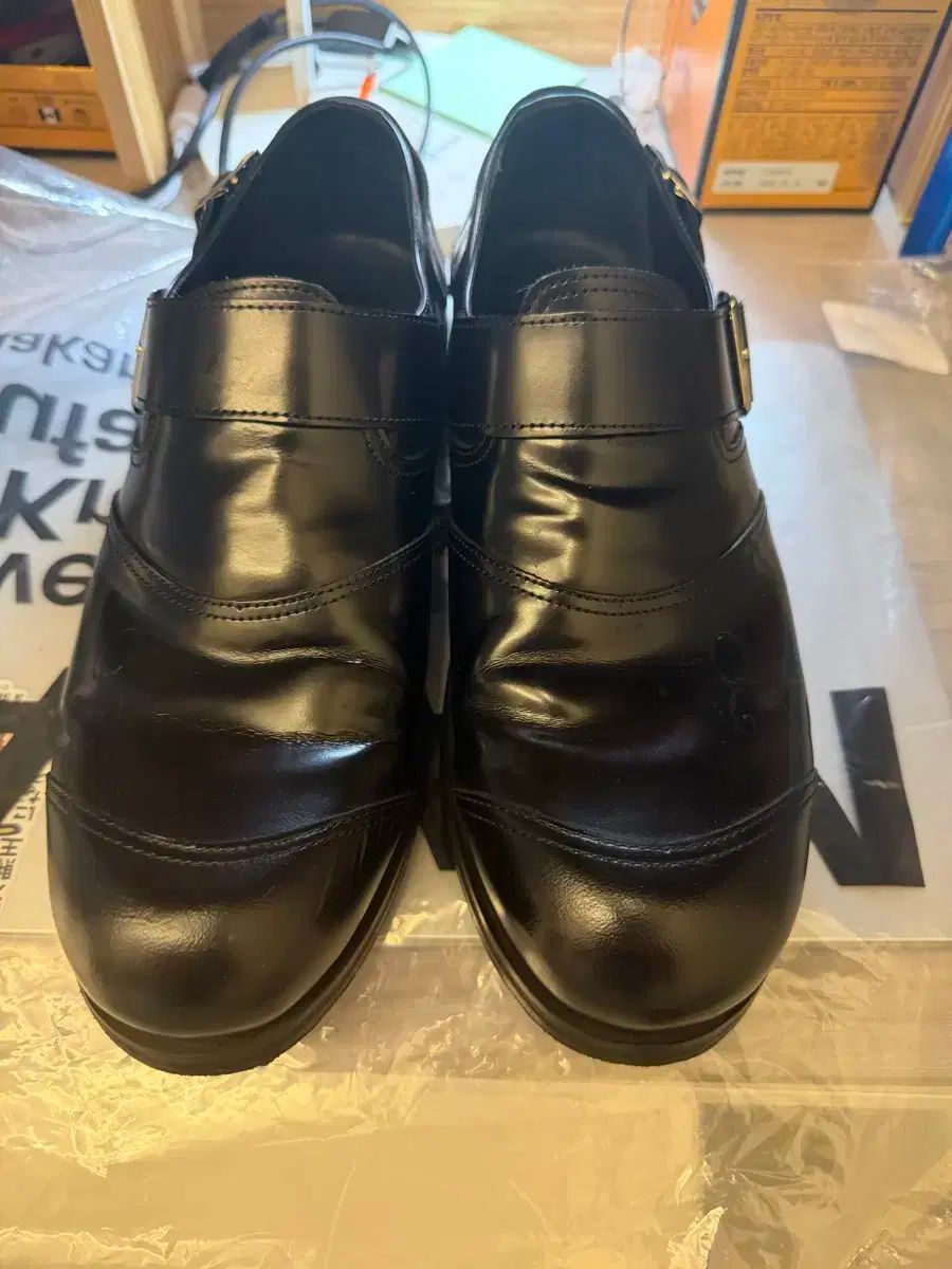 41 スティーブンクック Stefan Cooke モンク ストラップ バイカー ドビ