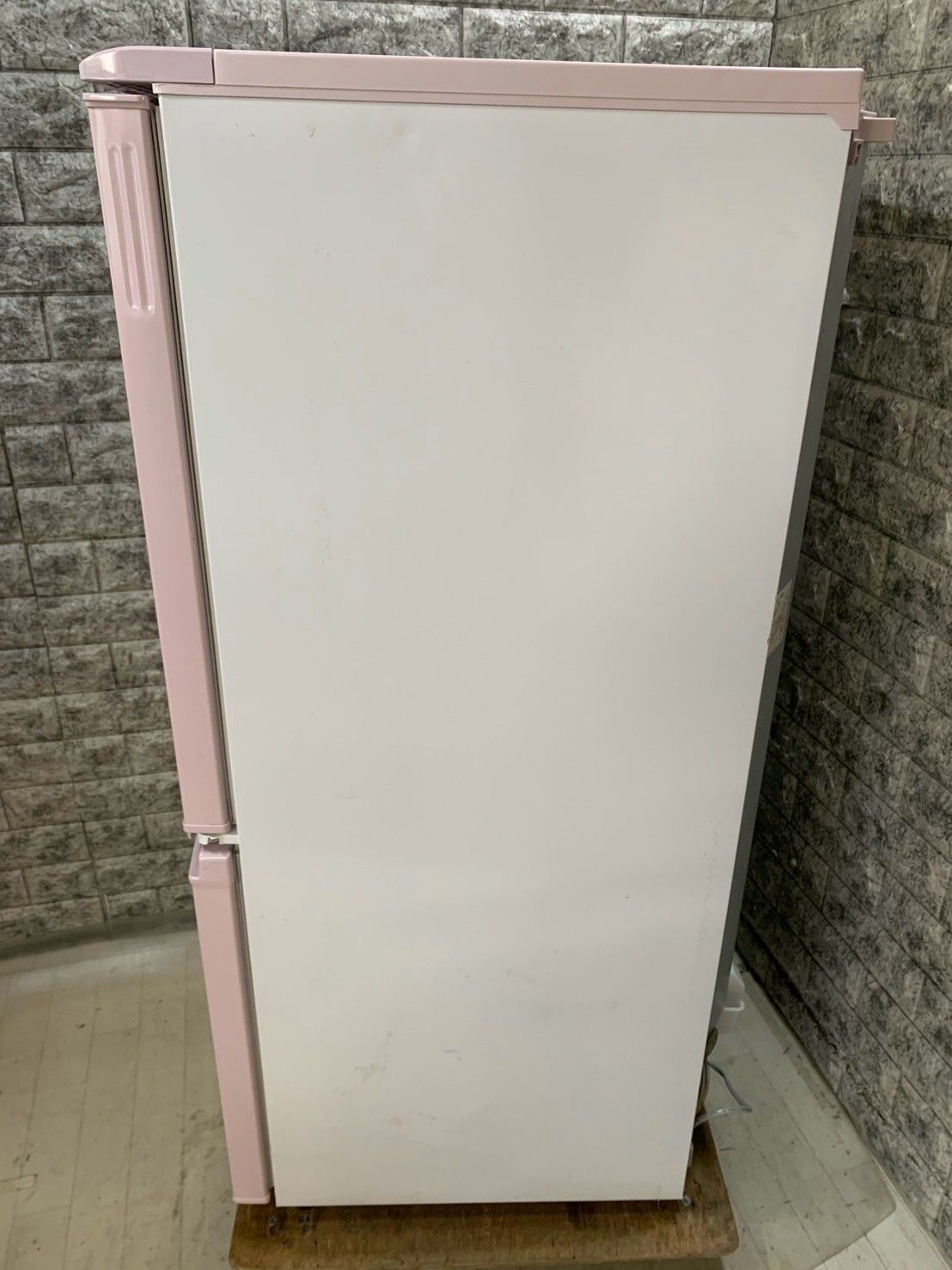 大阪送料無料★3か月保障付き★冷蔵庫★2016年★SJ-C14B-P★R-537 大阪送料無料☆3か月保障付き☆冷蔵庫☆シャープ☆2ドア