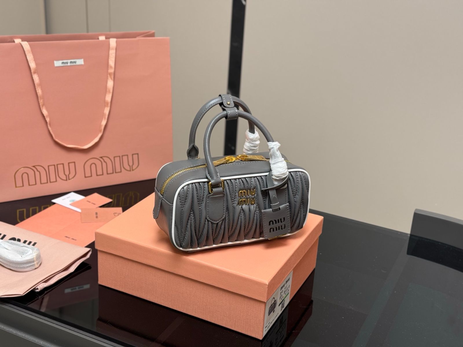 今日 Miu Miu Bowling Bag ミュウミュウ ボウリング バッグ-WTO輸入1