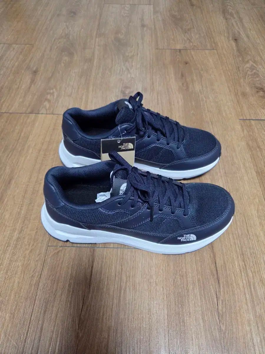 THE NORTH FACE ザノースフェイス ウォーキング ランニングスニーカー ネイビー 270