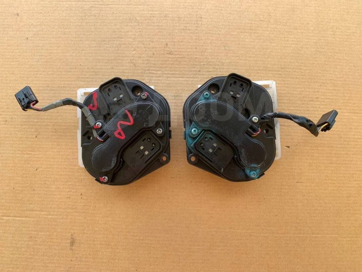 新品 トヨタ純正 100 ランドクルーザー ドアミラー アクチュエータ  