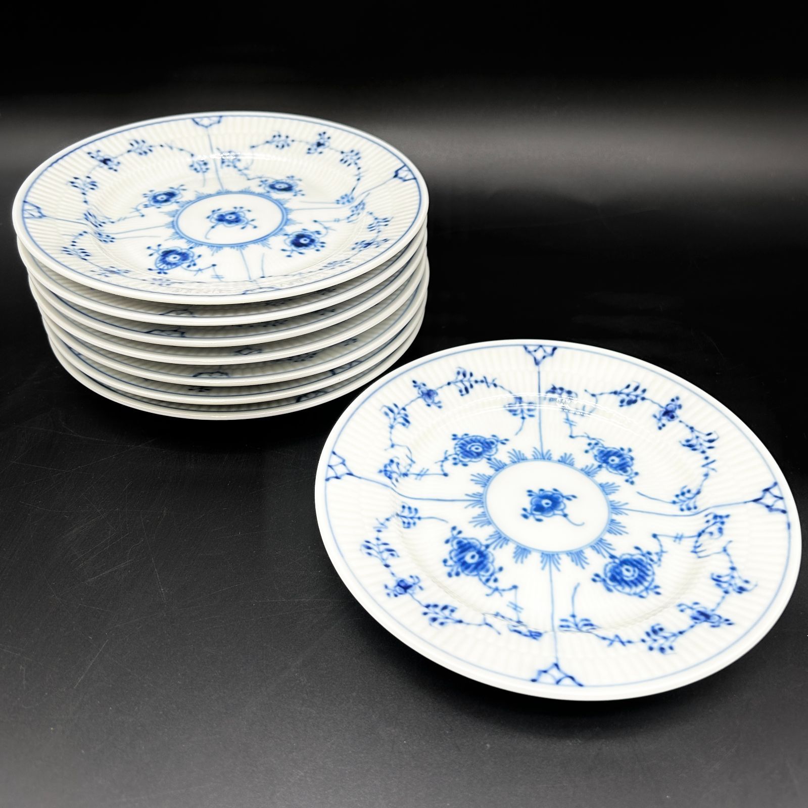 ロイヤルコペンハーゲン　新品未使用　ブルーフルテッド　プレインボード　プレート ブルーフルーテッド プレイン プレート 11cm|ロイヤル