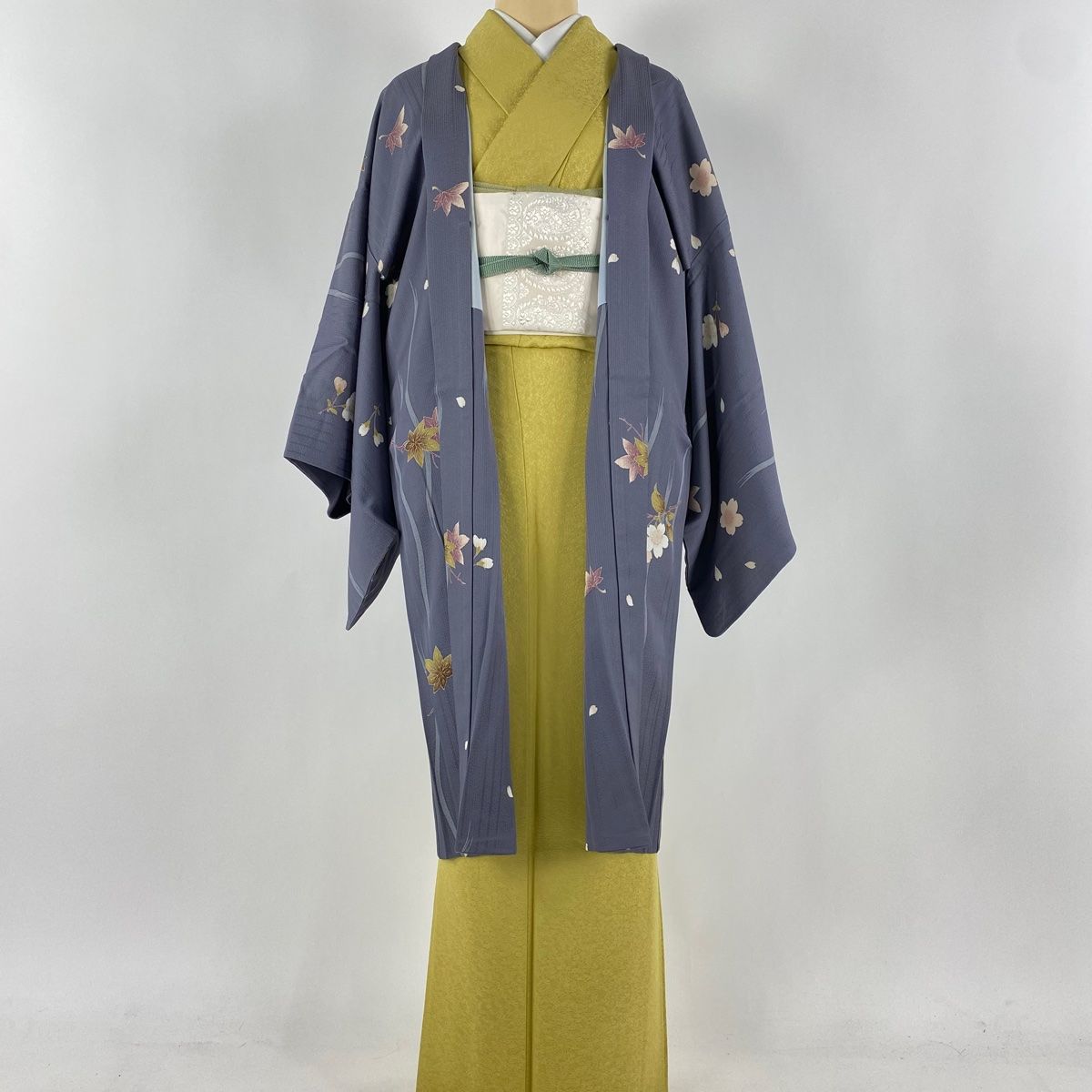 振袖 身丈168cm 裄丈68cm L 袷 牡丹 桜 銀通し 銀彩 赤 正絹 美品 逸品 中古 振袖 身丈157.5cm 裄丈68cm L 袷 牡丹 桜 金銀彩 銀通し 黒 正絹 逸品