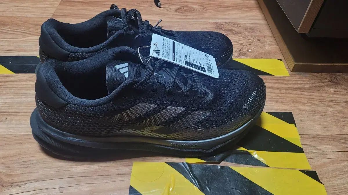 adidas アディダス 超新星 gtx 270