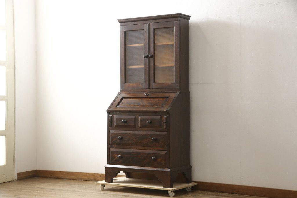 ヘリンボーンのラウンドテーブル【ハンドメイド家具】