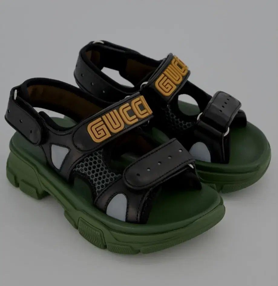 GUCCI(グッチ) キッズ 正規品 サンダル - メルカリ