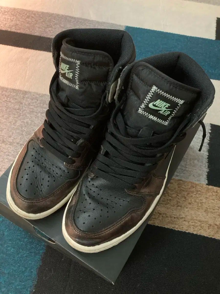 ジョーダン 1 Retro High OG Rust Shadow