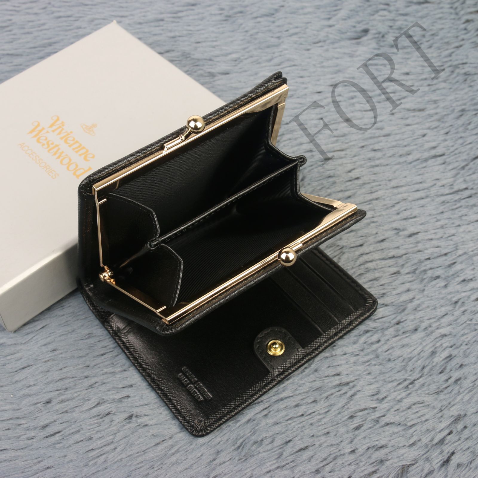 新品 未使用 ヴィヴィアンウエストウッド Vivienne Westwood 二つ折り 
