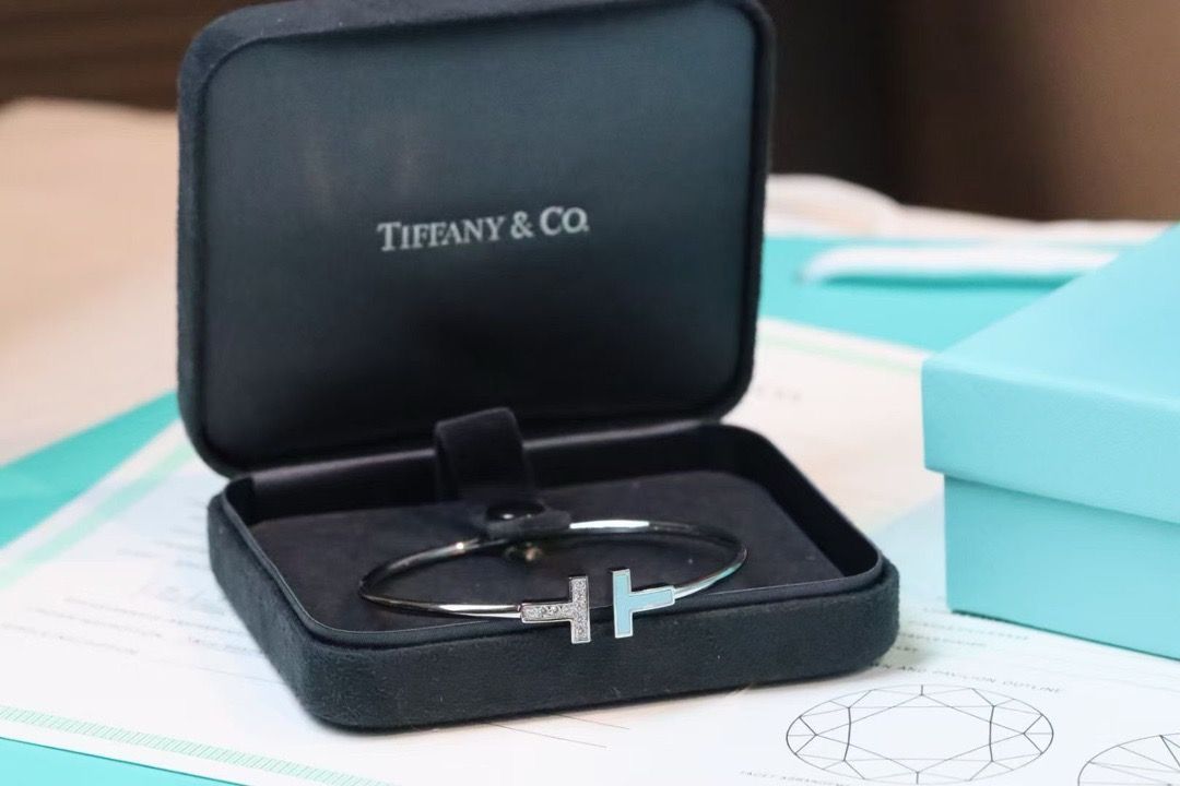 極美品！ティファニー/Tiffany&Coブレスレット大人気T ナロータイプ ワイヤーブレスレットシルバーバングルレディース☆ 新品未使用