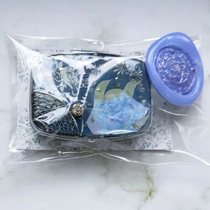 青薔薇のピルケース レジンハンドメイド ハンドメイドピルケース