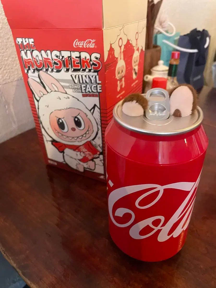 正規品 POP MART (ポップマート ) Labubu(ラブブ） コカコーラ