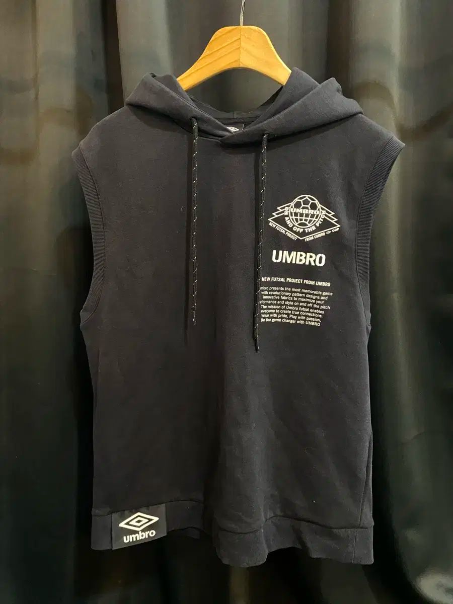 umbro(アンブロ) 正規品 フード付きベスト