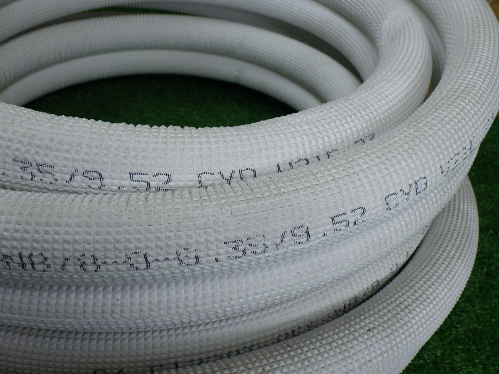 長期保管傷あり ペアコイル エアコン用被覆銅管 C1220T m数不明 変色や傷み エアコン 電材 冷媒管 工具 扱い品 HRDEVELOPMENT_JP