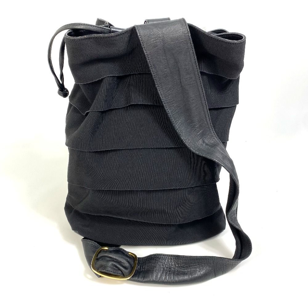 美品 サルヴァトーレフェラガモ ワンショルダー 巾着リュック ショルダーバッグ サルヴァトーレフェラガモ ワンショルダー 巾着リュック ショルダー