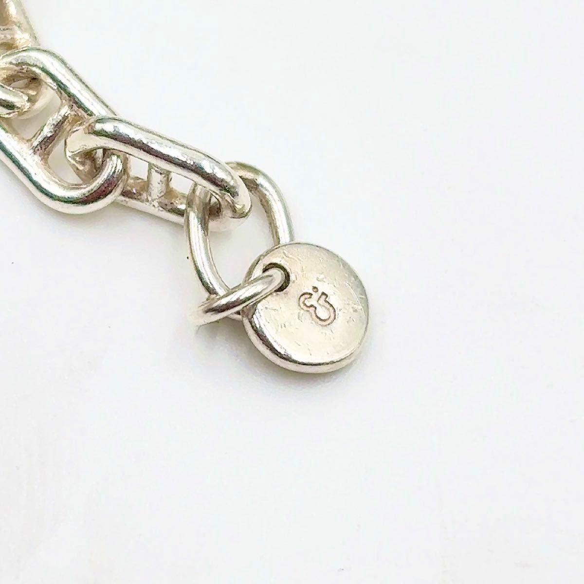 GEN NEUTRAL SV NECKLACE here