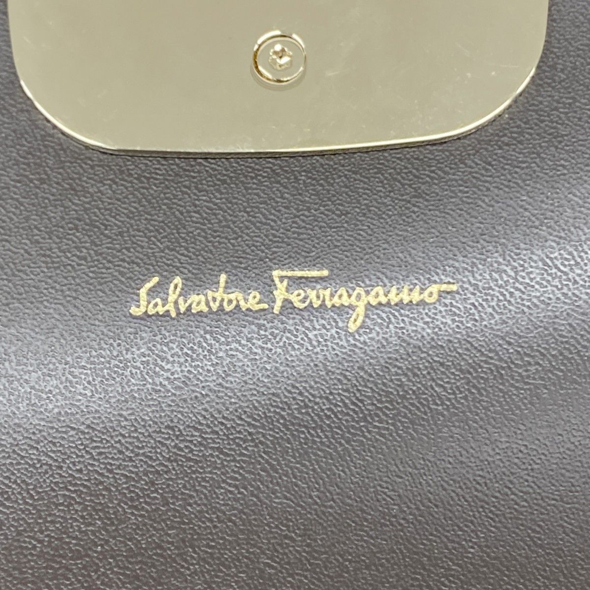 5hb0954-h】サルヴァトーレフェラガモ ショルダーウォレット ヴァラ  