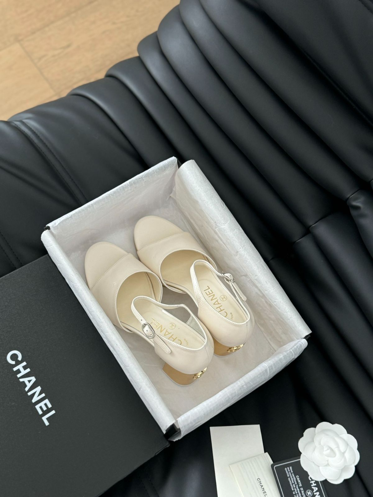 Chanel 24P サンダル01