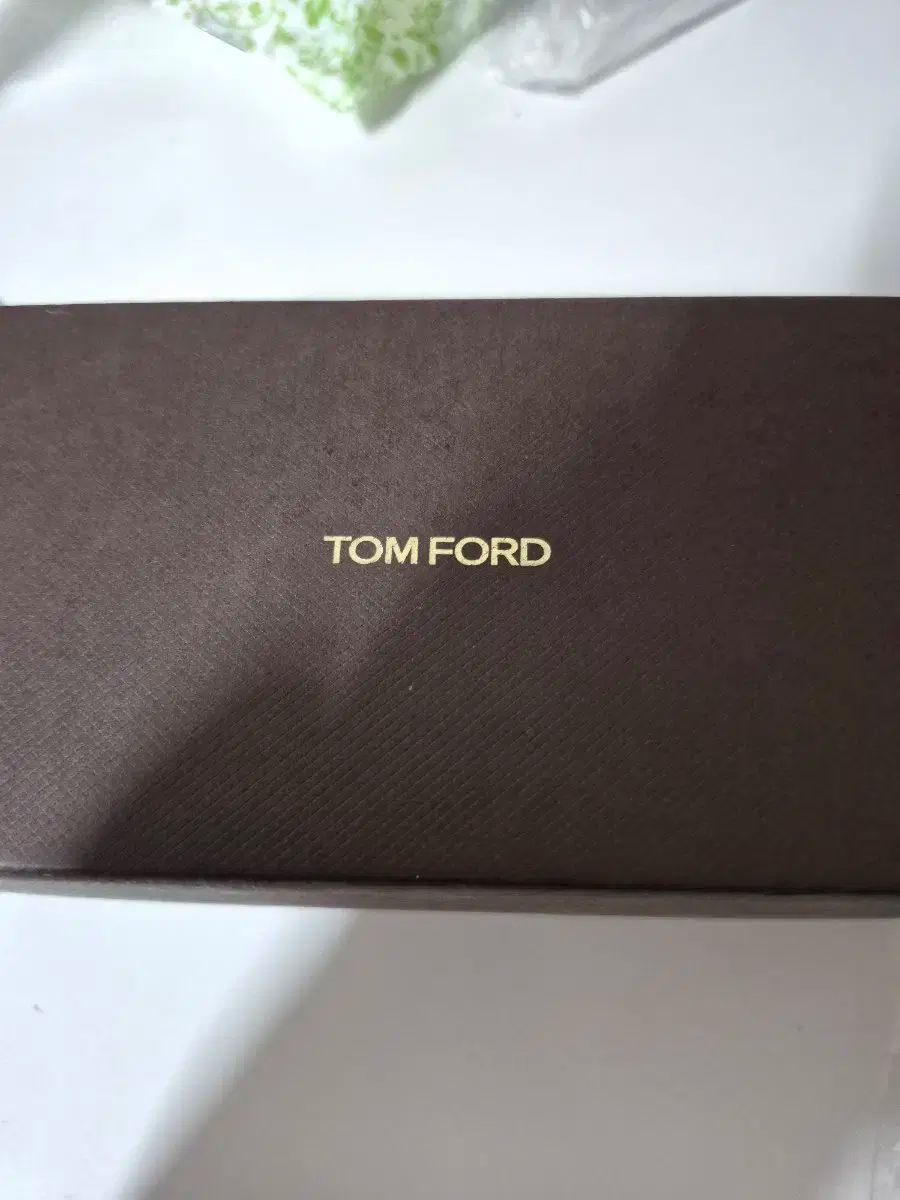 TOM FORD