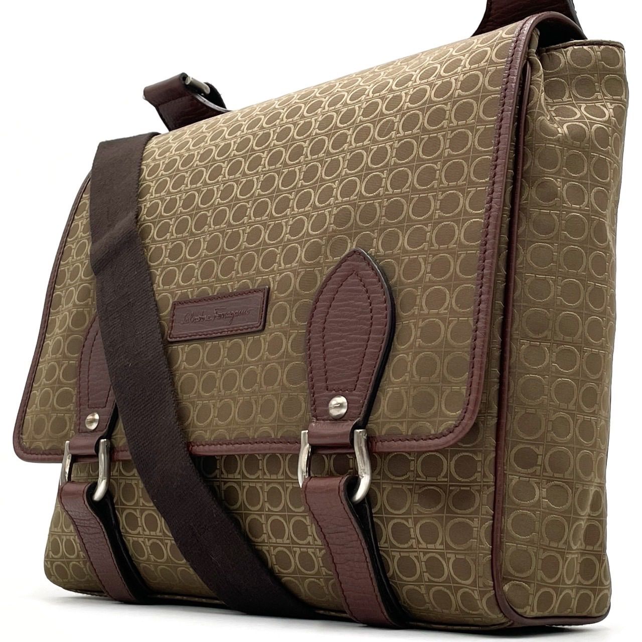 ✨極美品✨ Salvatore Ferragamo サルヴァトーレフェラガモ  