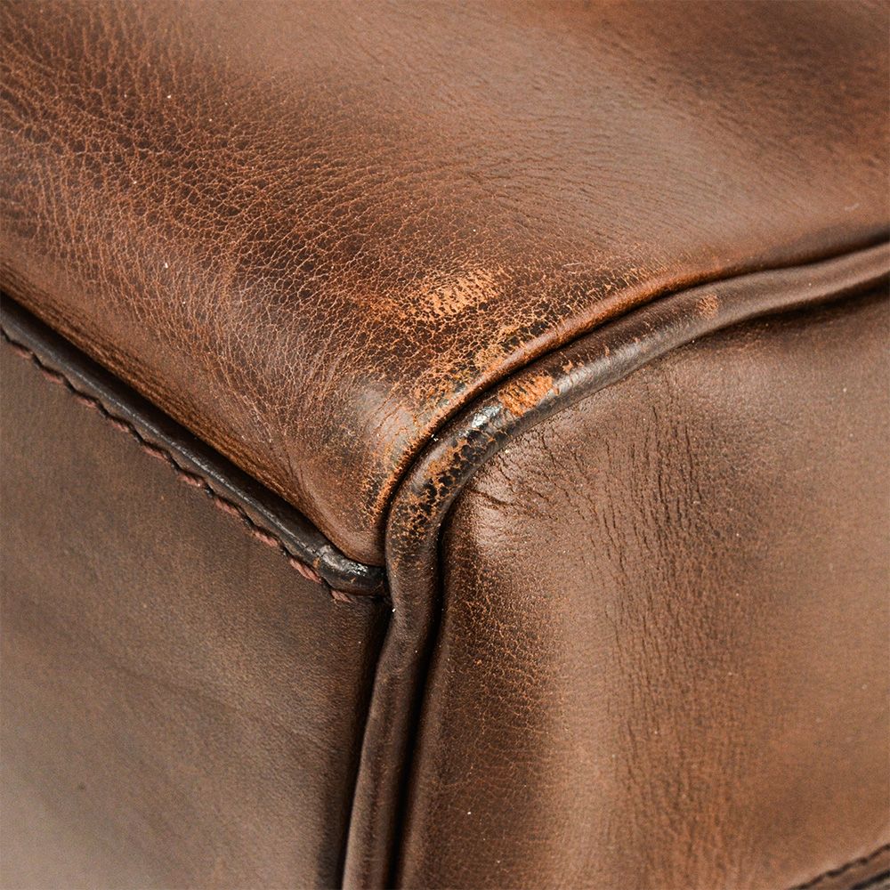 Berluti スクリット