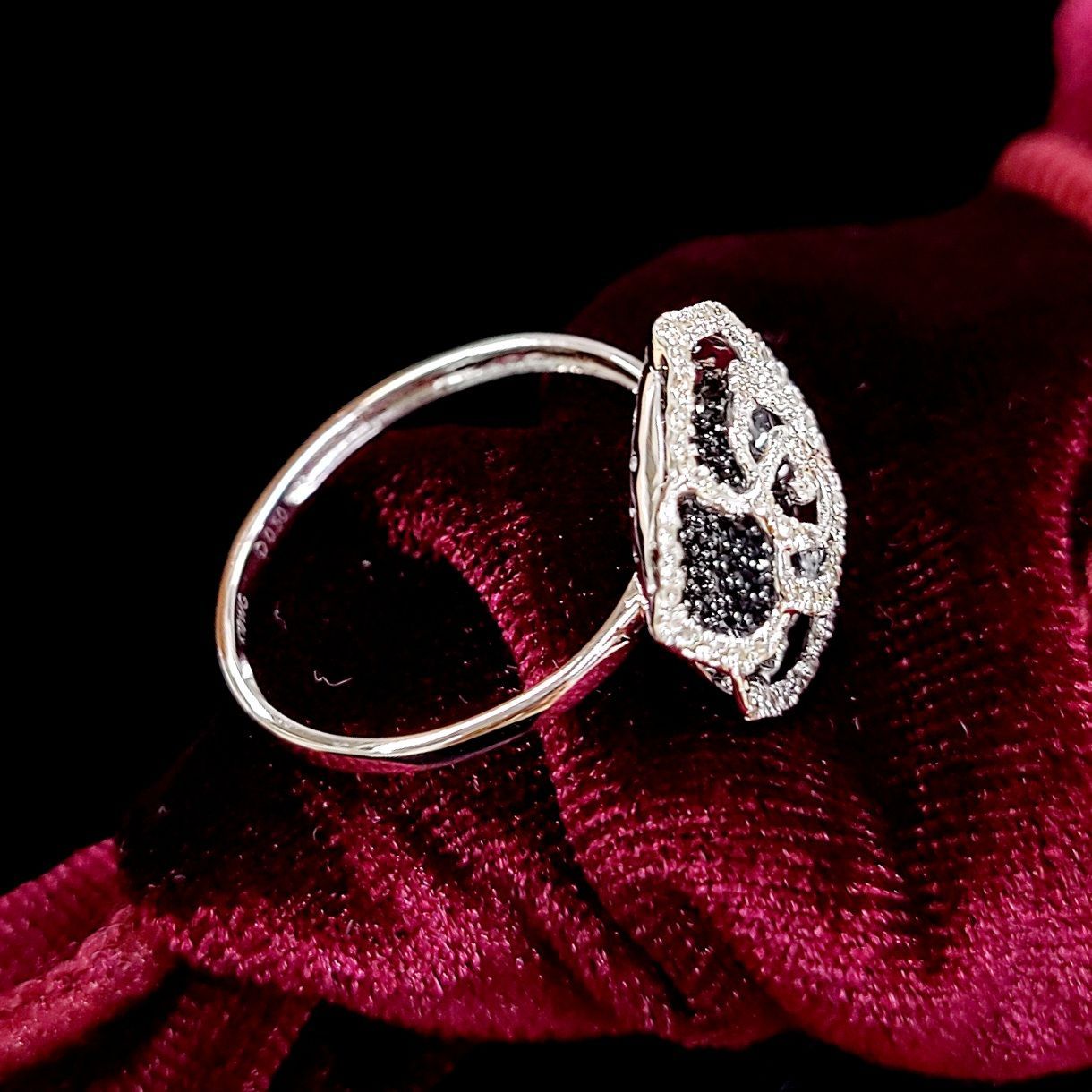 情熱の黒い薔薇 0.5ct ブラック ダイヤモンド K18 WG リング 鑑 - メルカリ 