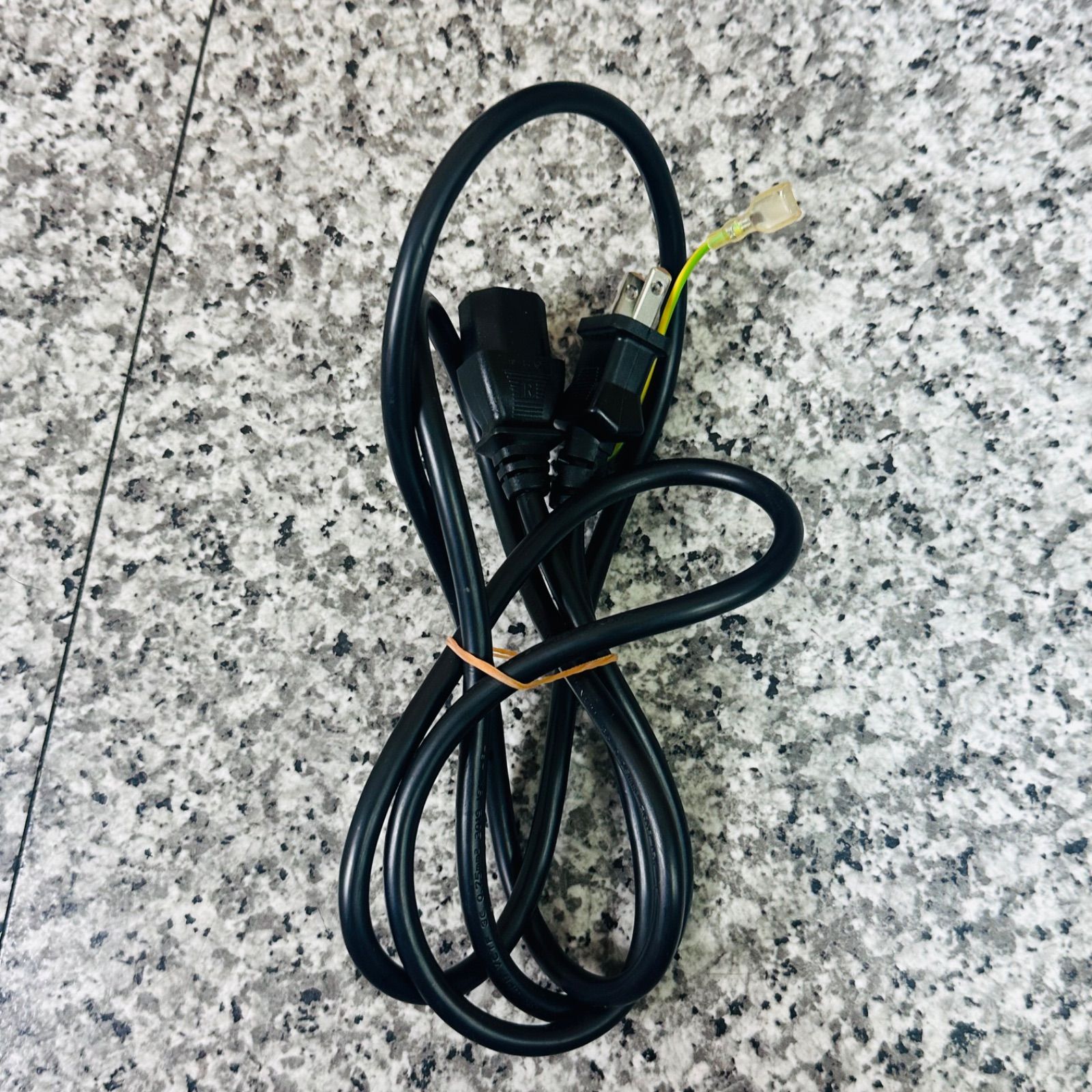 DELL デル U3219Q 画面本体 電源ケーブルのみ 31．5インチ ４Kモニター PC ゲーム モニター