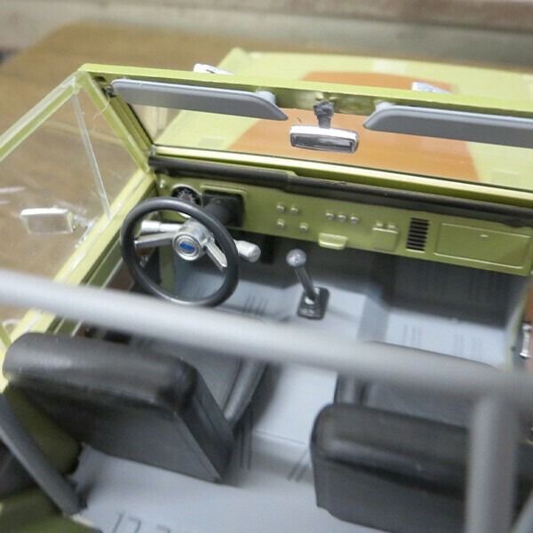 1:24 LOST 1970 Ford Bronco ロスト ミニカー アメリカン雑貨
