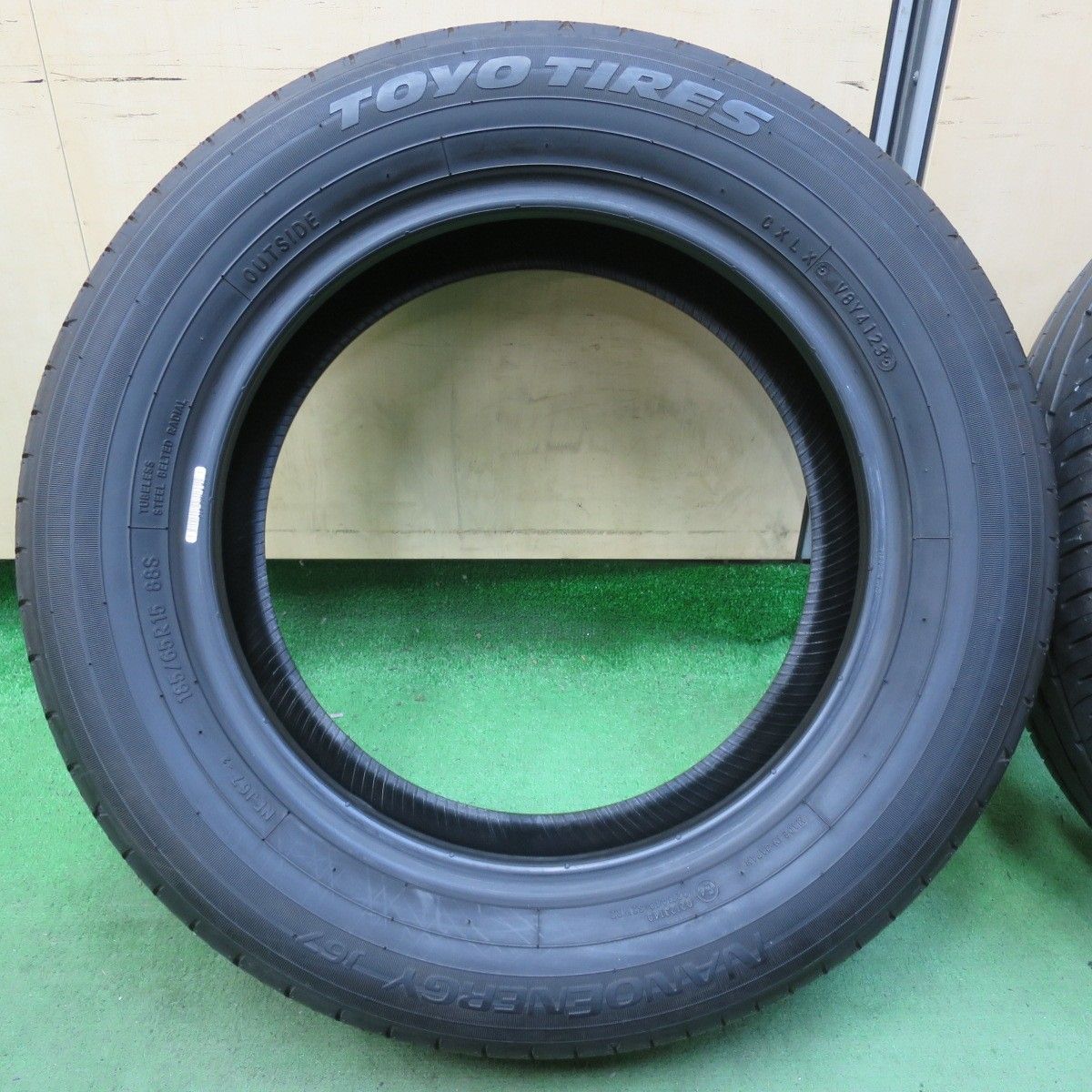 新車外し！23年☆185/65R15 トーヨー ナノエナジー J67 タイヤ