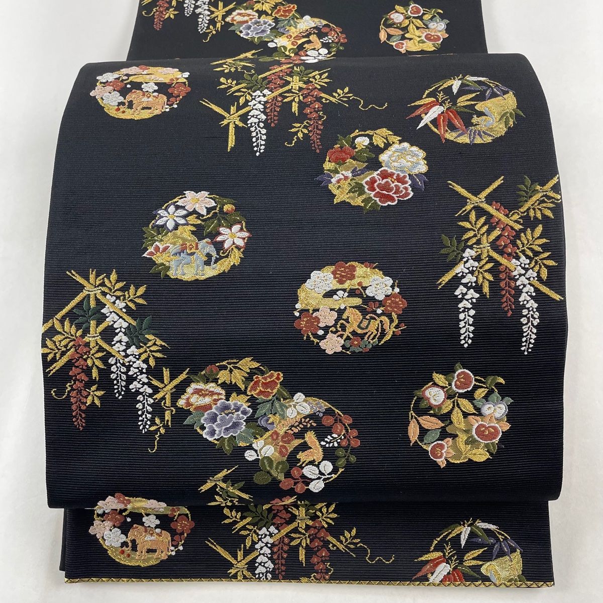 袋帯 秀品 花紀行 花丸文 動物 金糸 刺繍 黒 六通 正絹