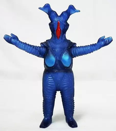 【中古】「未使用品」バンダイ ウルトラマンオーブ 光ノ魔王獣 マガゼットン クリアラメver. 中古】フィギュア 光ノ魔王獣マガゼットン クリアラメVer
