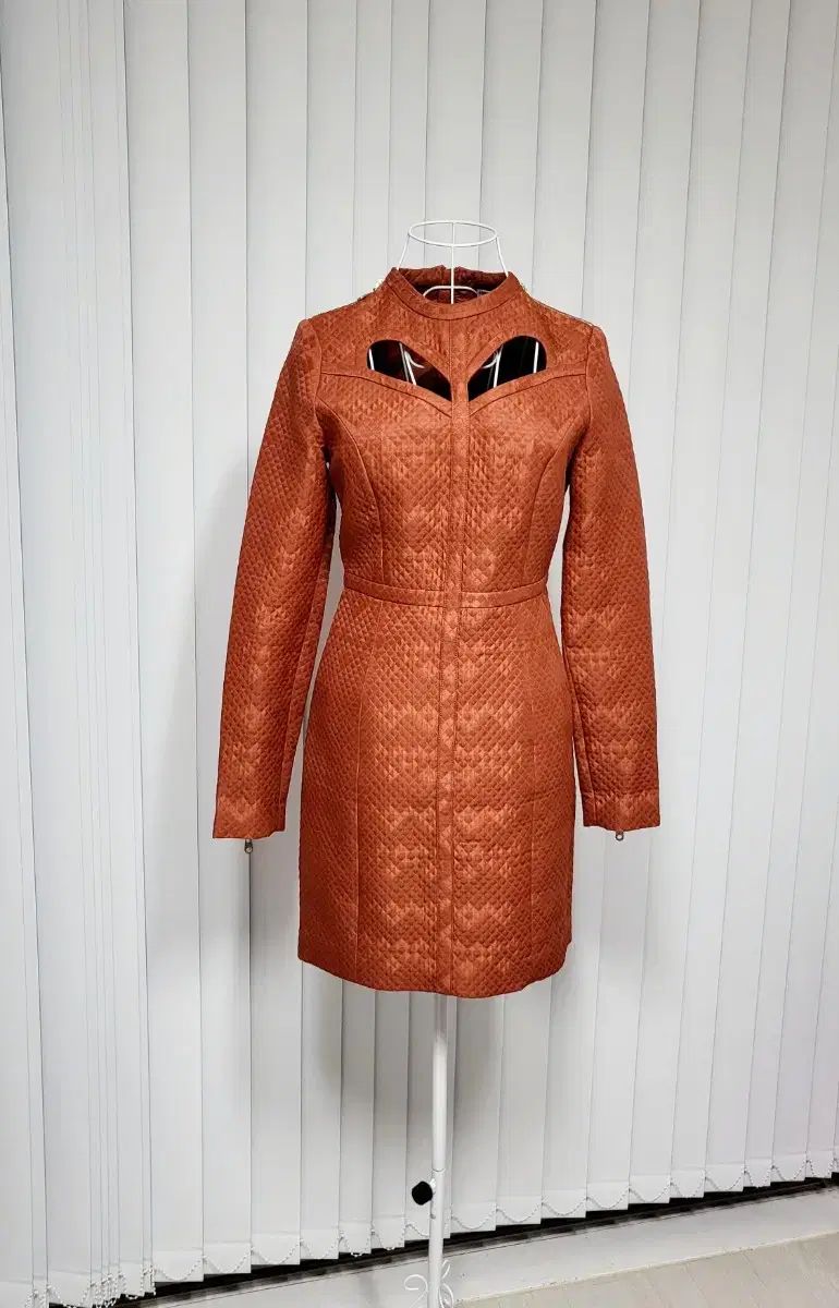 イタリア ブランド ジッパー ワンピース 商品