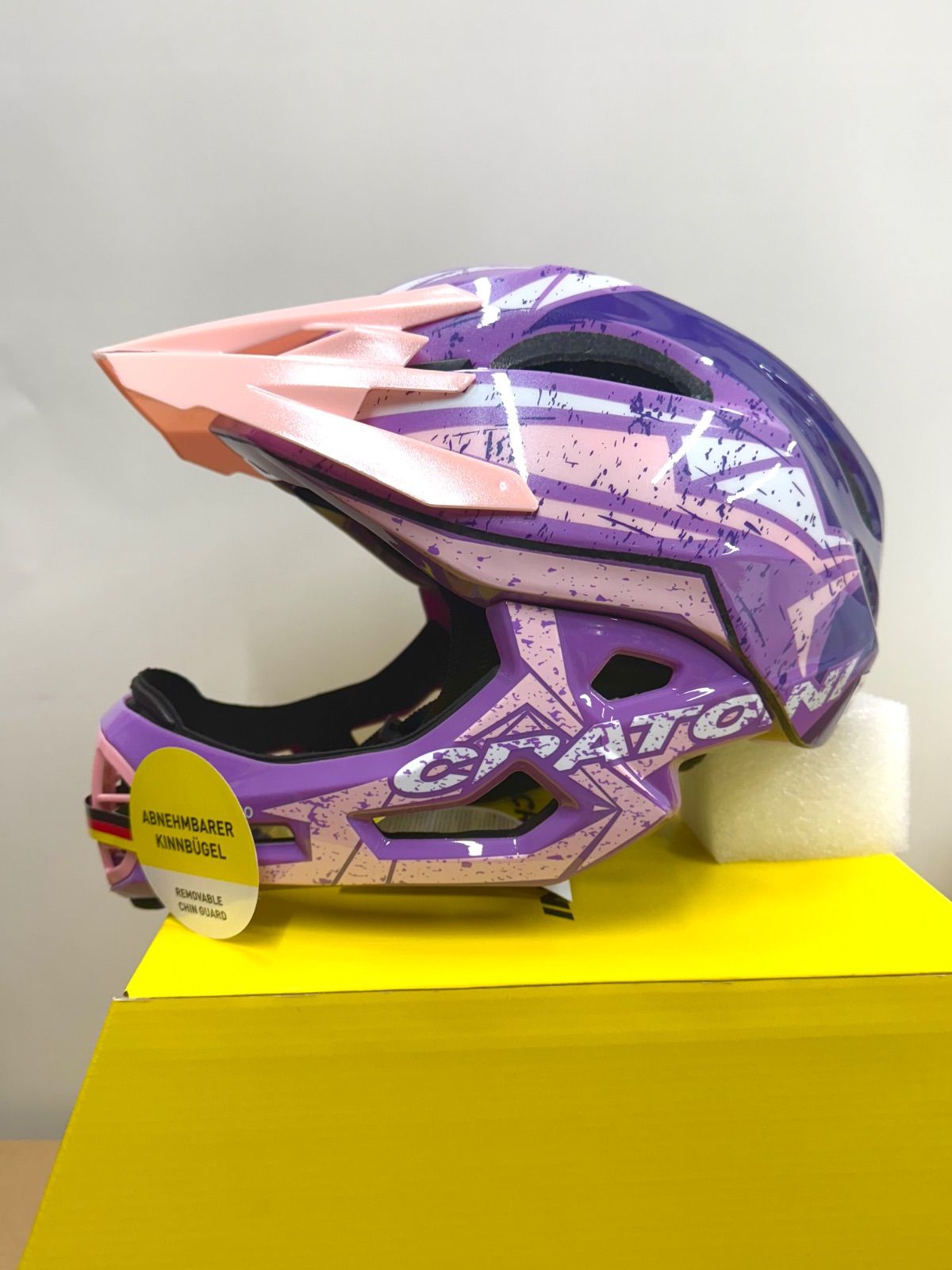 クラトーニ　CRATONI ヘルメット