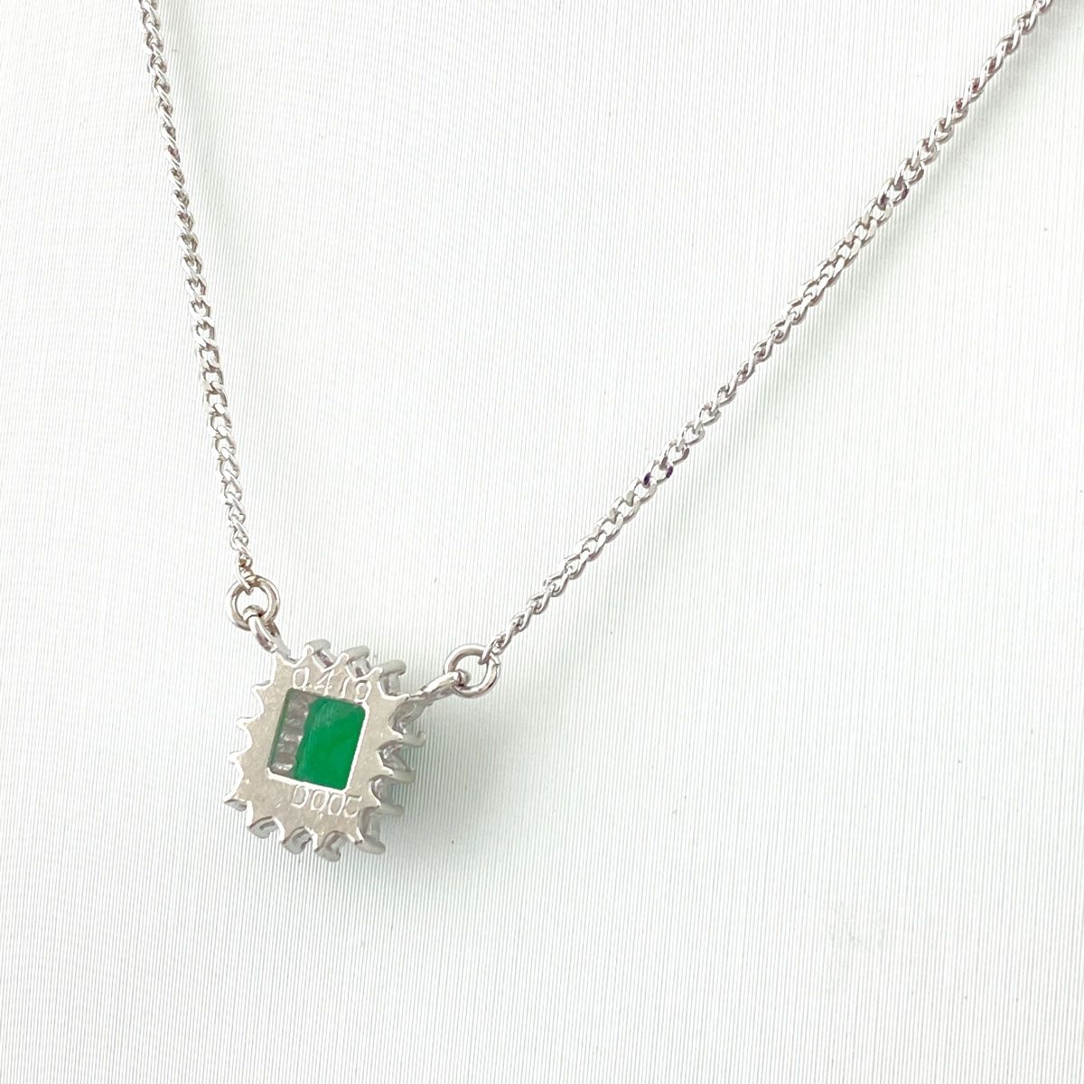 エメラルド デザインネックレス プラチナ ペンダント メレダイヤ ネックレス Pt850 エメラルド ダイヤモンド レディース