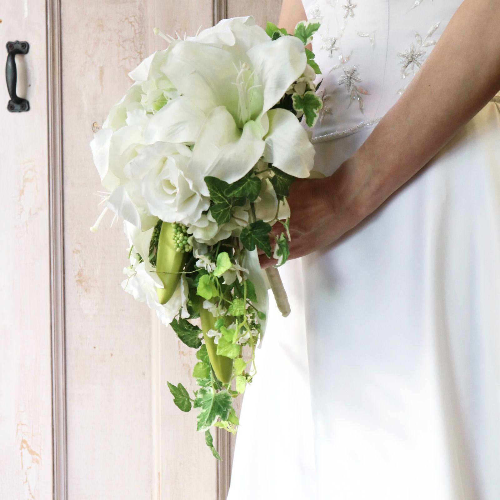 ユリ ブーケブートニア キャスケードブーケ 結婚式 ウェディング 挙式 前撮り フルロングキャスケードの #ブーケ ユリだけで90センチ、通常の