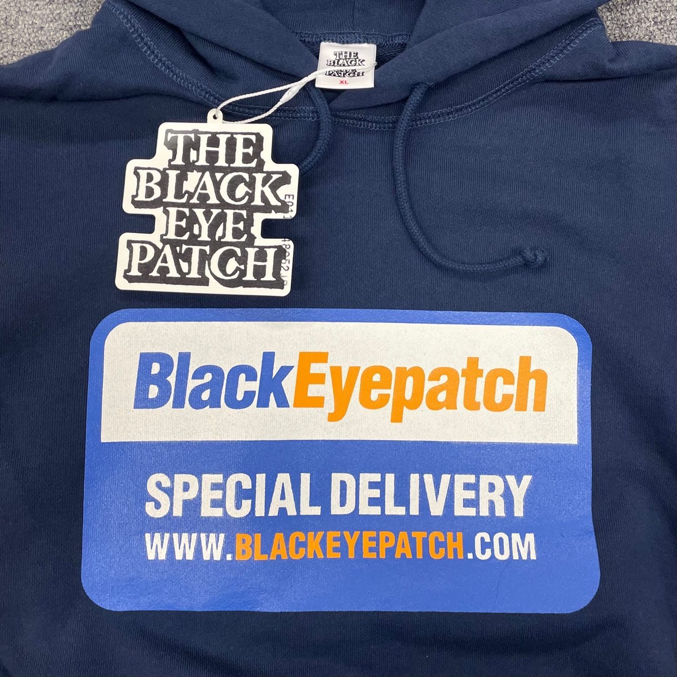 Black Eye Patch 長袖Tシャツ SPECIAL DELIVERY - トップス