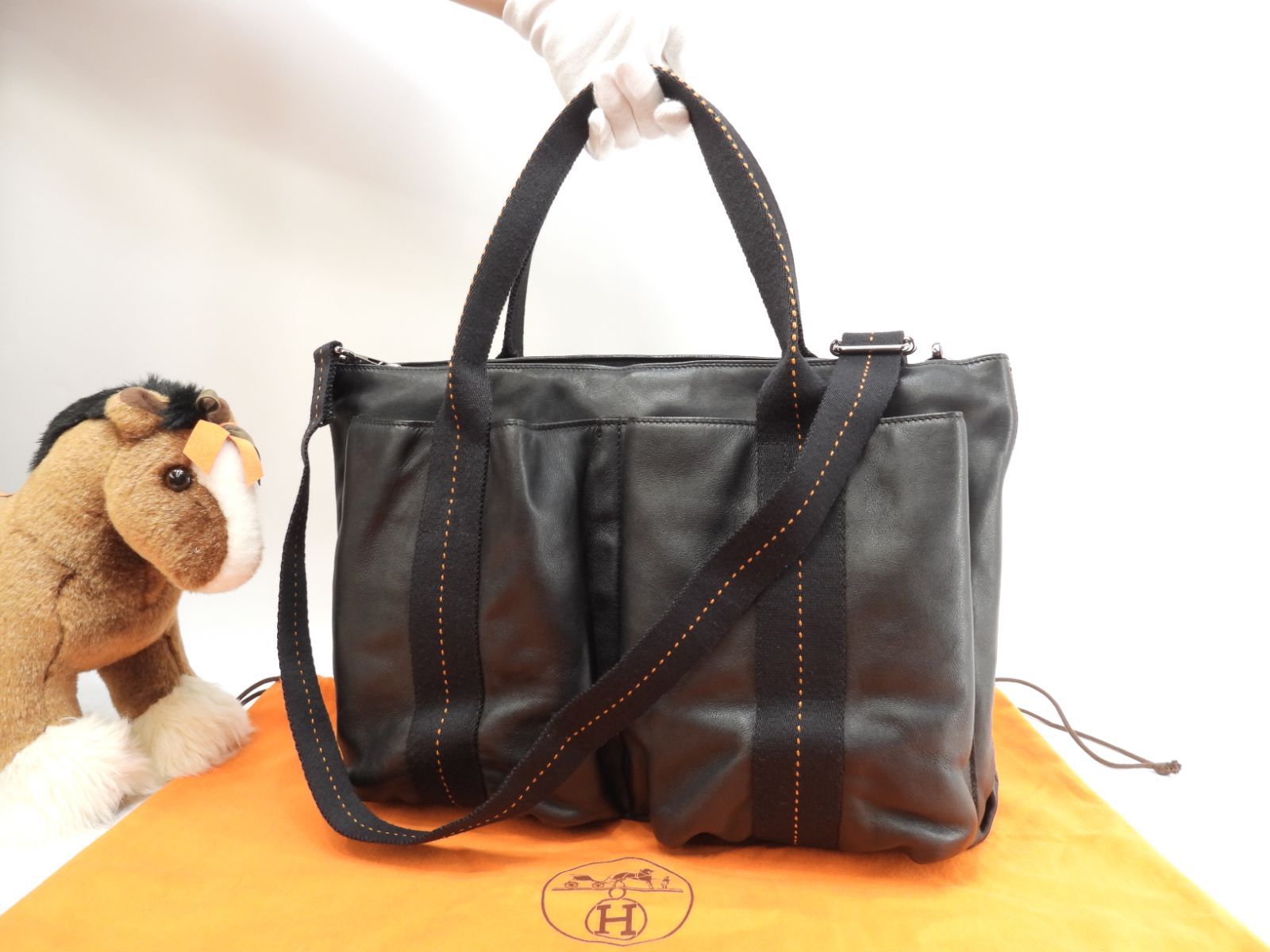 エルメス キャラバンホリゾンタルMM レザー黒 クロスボディバッグ ハンドバッグ 56