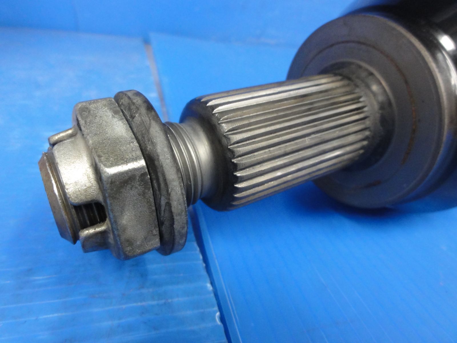 I-PACE ジャガー JAGUAR ZAA-DH1AA EV400 右側 フロント ドライブシャフト 純正 F25393