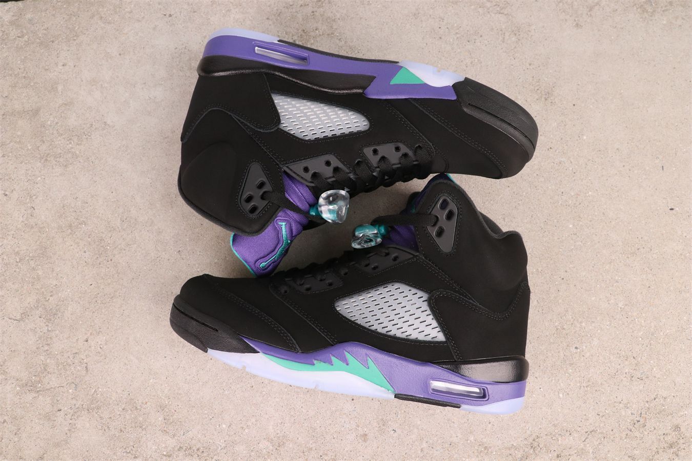 今日特価】Air Jordan エア ジョーダン AJ5 136027-007 ブラック