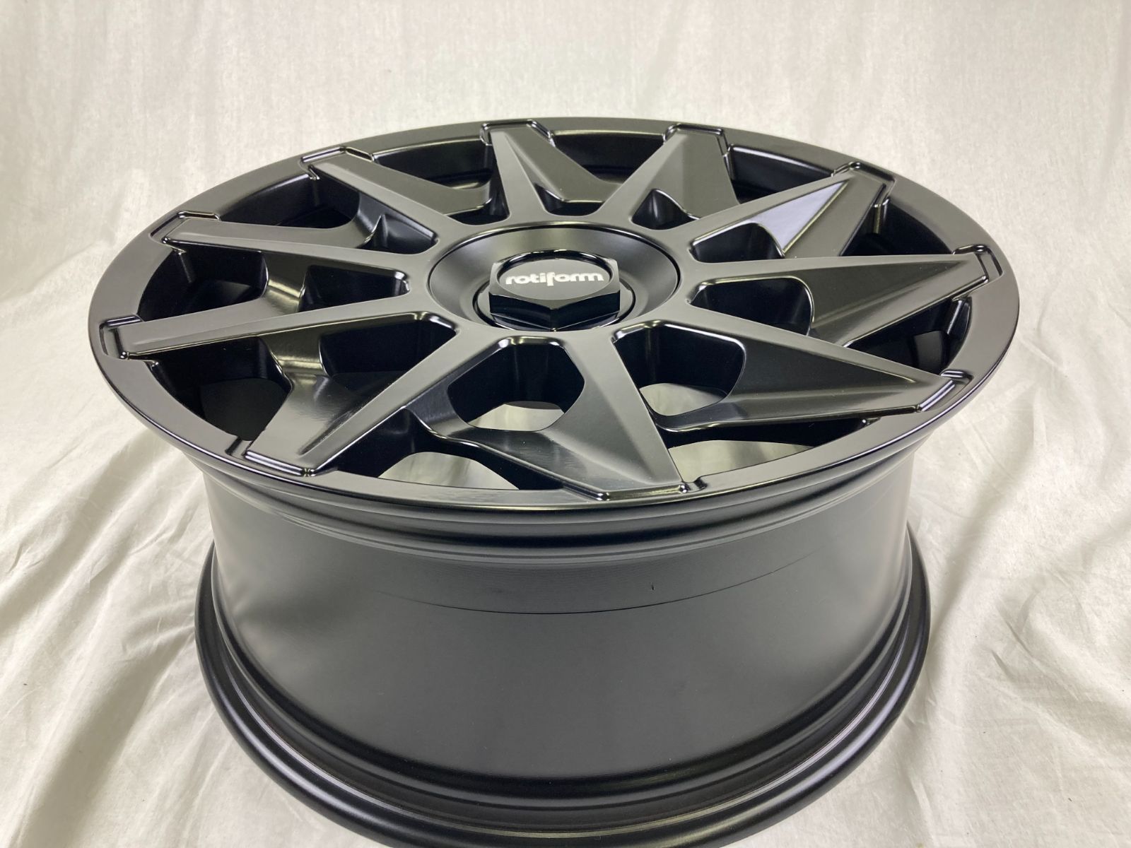 Rotiform ロティフォーム CVT 4本セット 19インチ 8.5J インセット+45 5H PCD112/100 ハブ66.6 - メルカリ