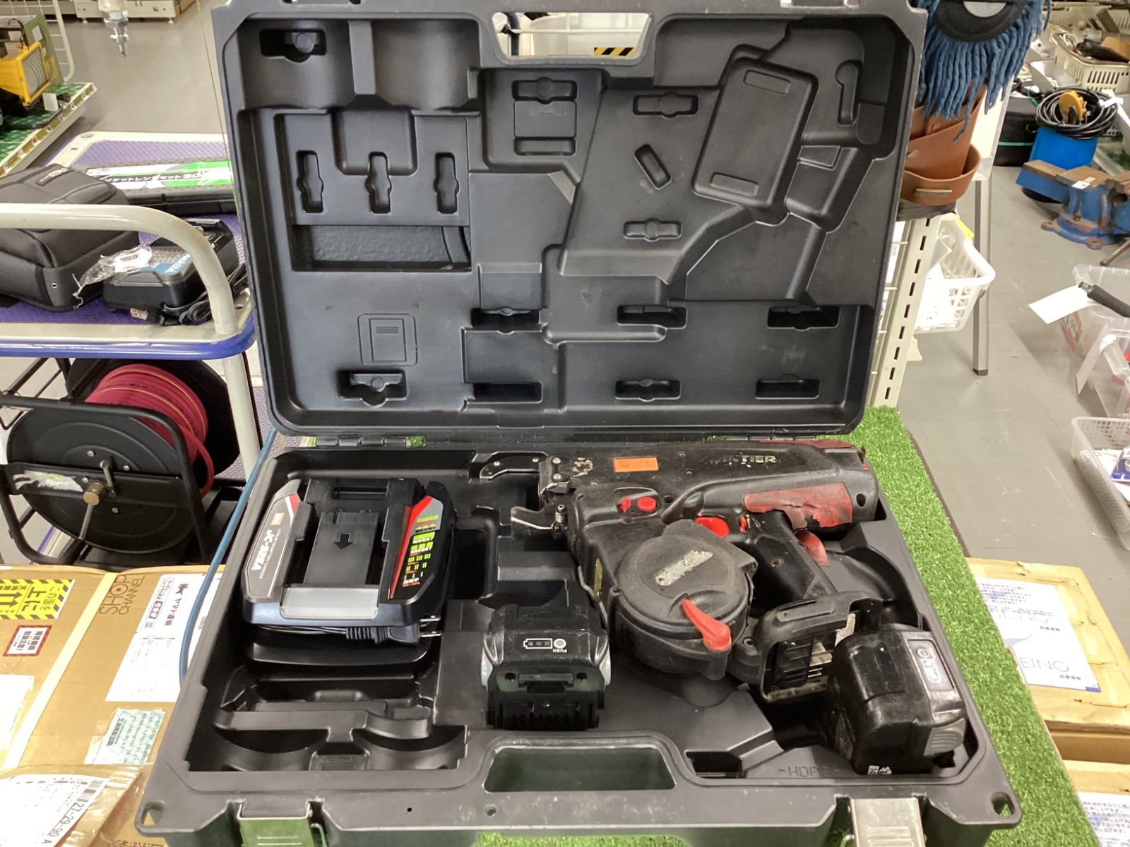 B MAX マックス 鉄筋結束機 ツインタイヤ 4.0Ah電池パックセット RB-440T-B2CA|1440A