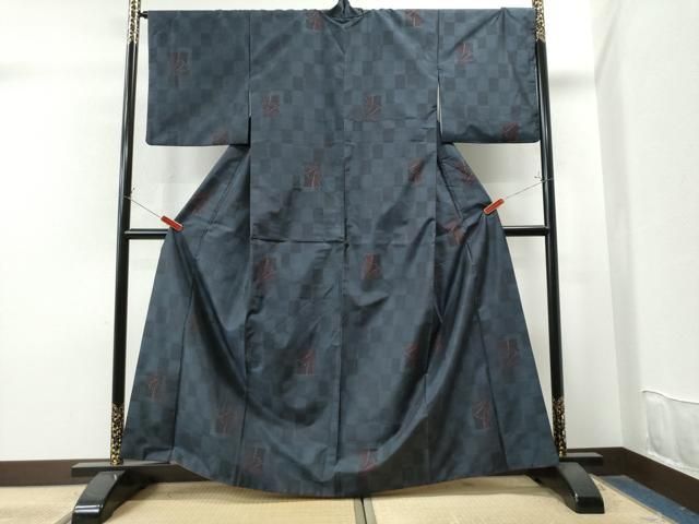 平和屋着物○本場大島紬 市松色紙重ね吉祥文 あたり絹織物謹製 証紙