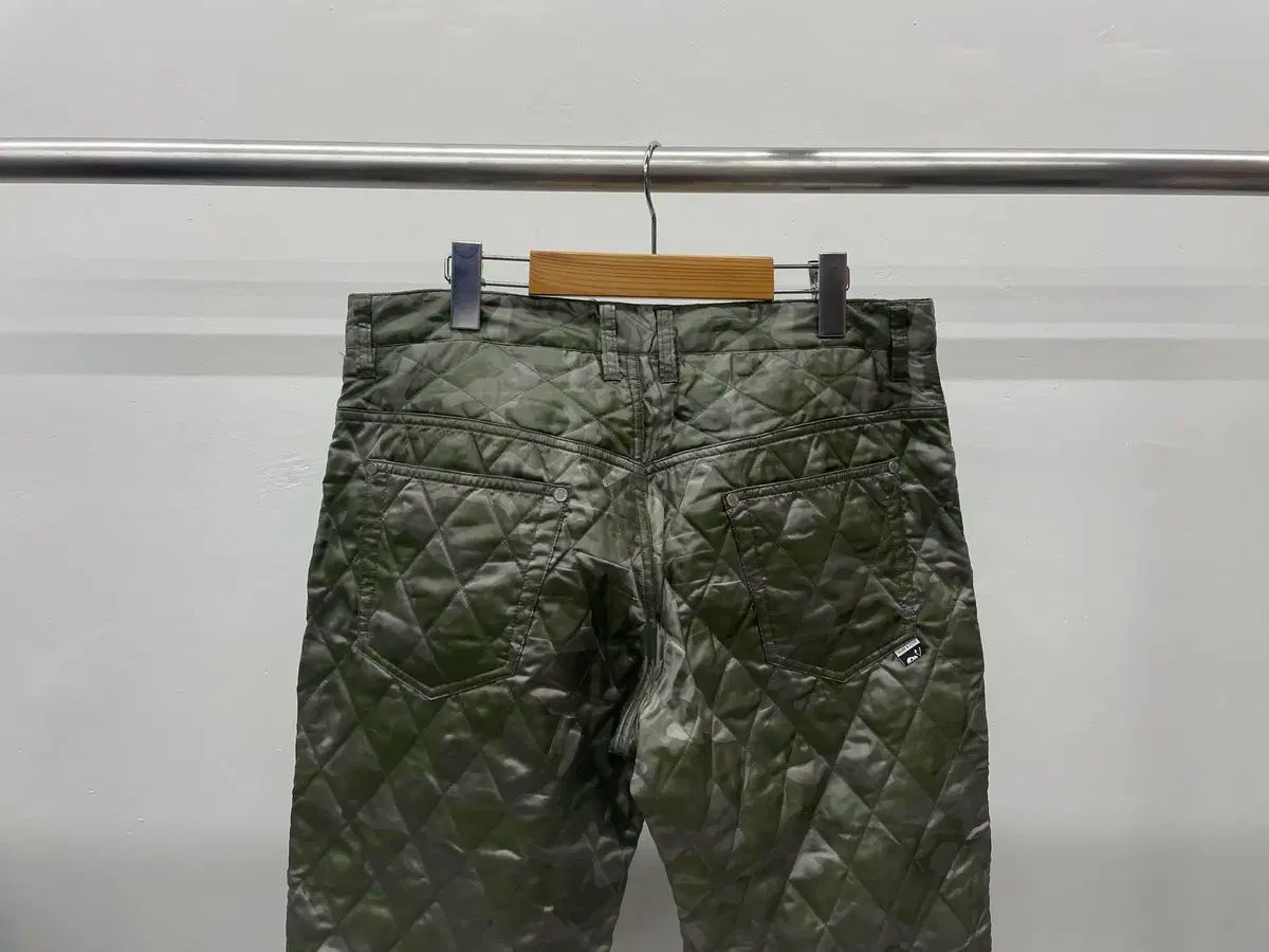 LONA マークアンドロナ