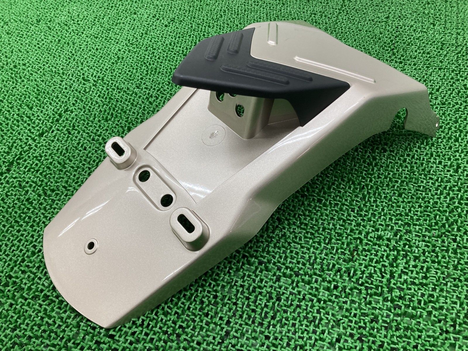 セロー250 リアフェンダー 金 ヤマハ 純正 中古 バイク 部品 DG11J DG17J 20thアニバーサリースペシャル コンディション良好 品薄 希少品 11 セロー250 リアフェンダー 金 ヤマハ 純正 DG11J DG17J 20th