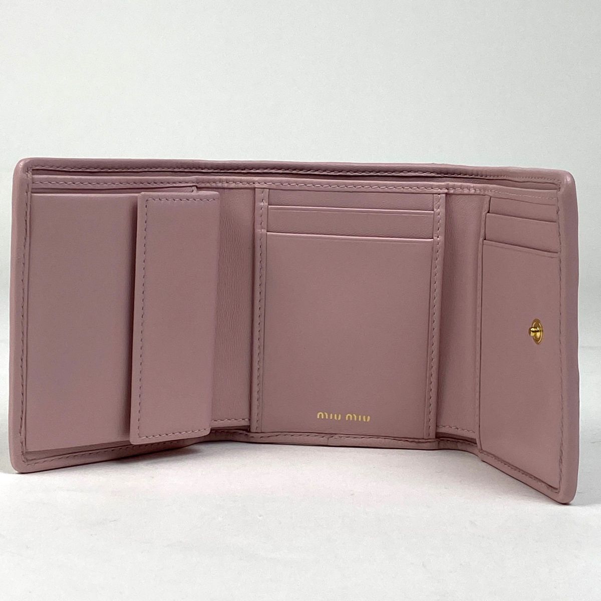 ミュウ ミュウ Miu Miu マテラッセ 三つ折り 財布 レザー ピンク