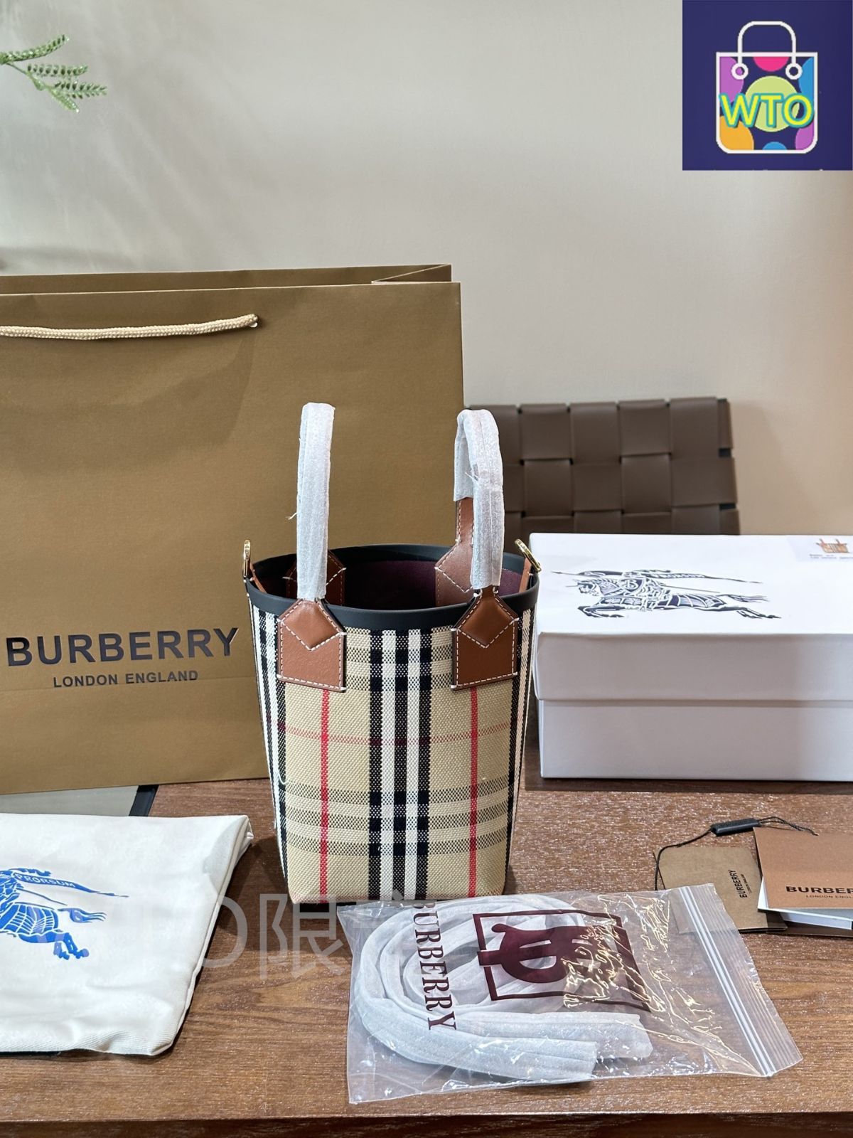 今日特価】Burberry Mini London Tote Bag - バーバリー ミニ